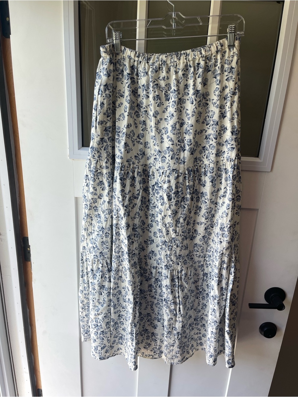 JUSTFAB Blue & White Floral Tiered Maxi Skirt | Size Large